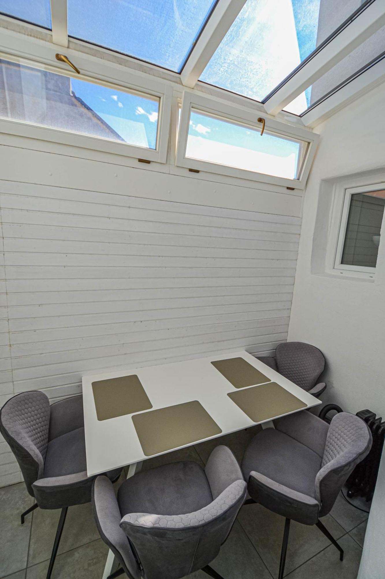 Appartement Main Square Quite Air Conditioned