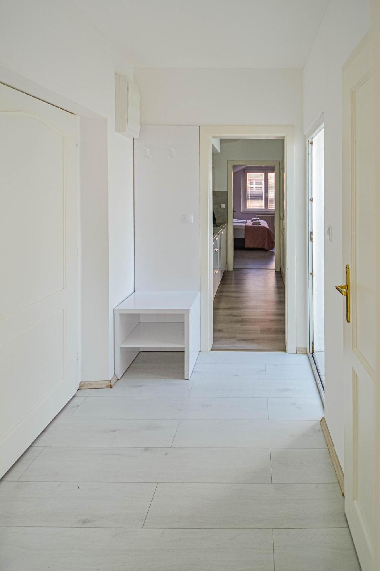 Apartment Main Square Quite Air Conditioned Prague